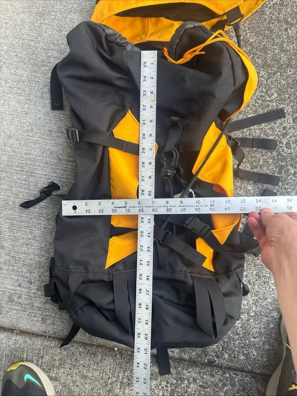 REI Black/Yellow Hiking Camping Day Trip Backpack Pack-Nice